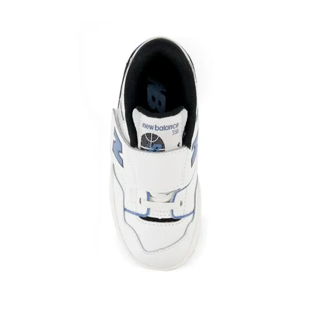 Tênis infantil New Balance NB 550 bege em vista detalhada para ajuste